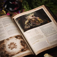 Avantris Entertainment - The Crooked Moon - Core Book (Standard Edition)